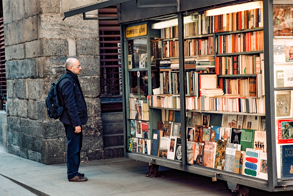 ../_images/mercanti-book-buyer.jpg