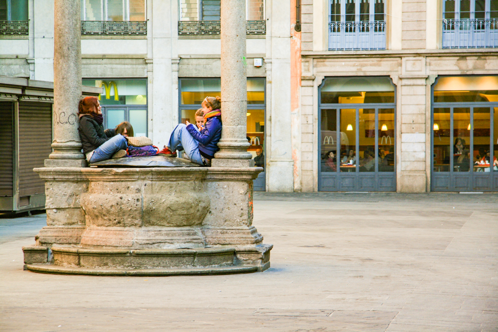 ../_images/milan-at-cistern.jpg