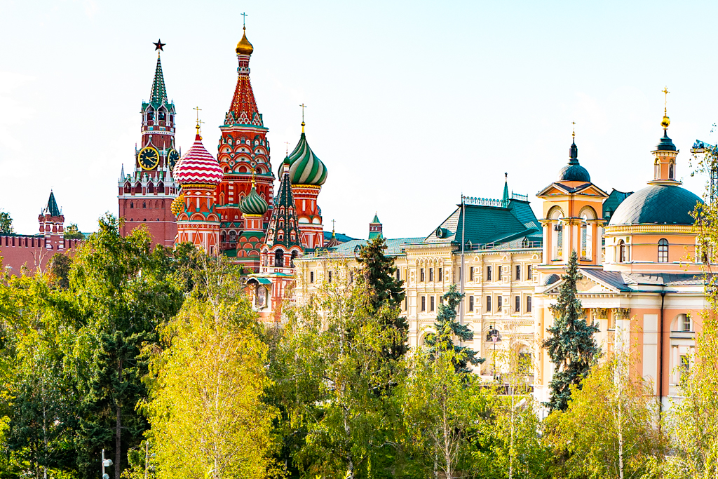 ../_images/moscow-st-basil-trees1.jpg