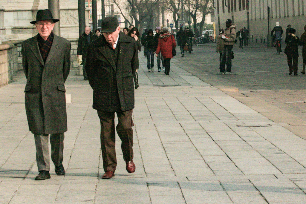 ../_images/old-men-walking.jpg