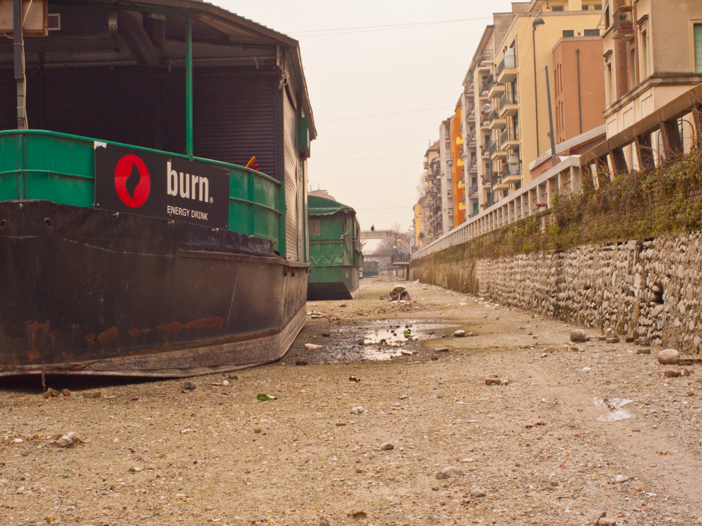 russelljtdyer-milan-canals-20110226-rangefinders-3.jpg