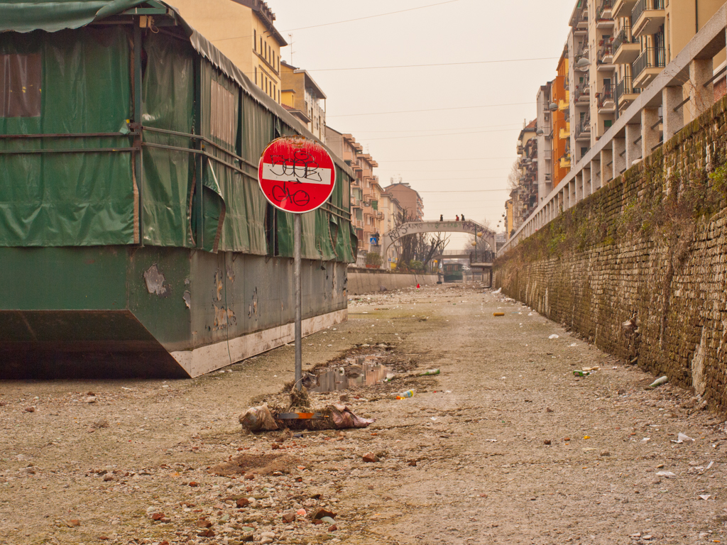 russelljtdyer-milan-canals-20110226-rangefinders-4.jpg